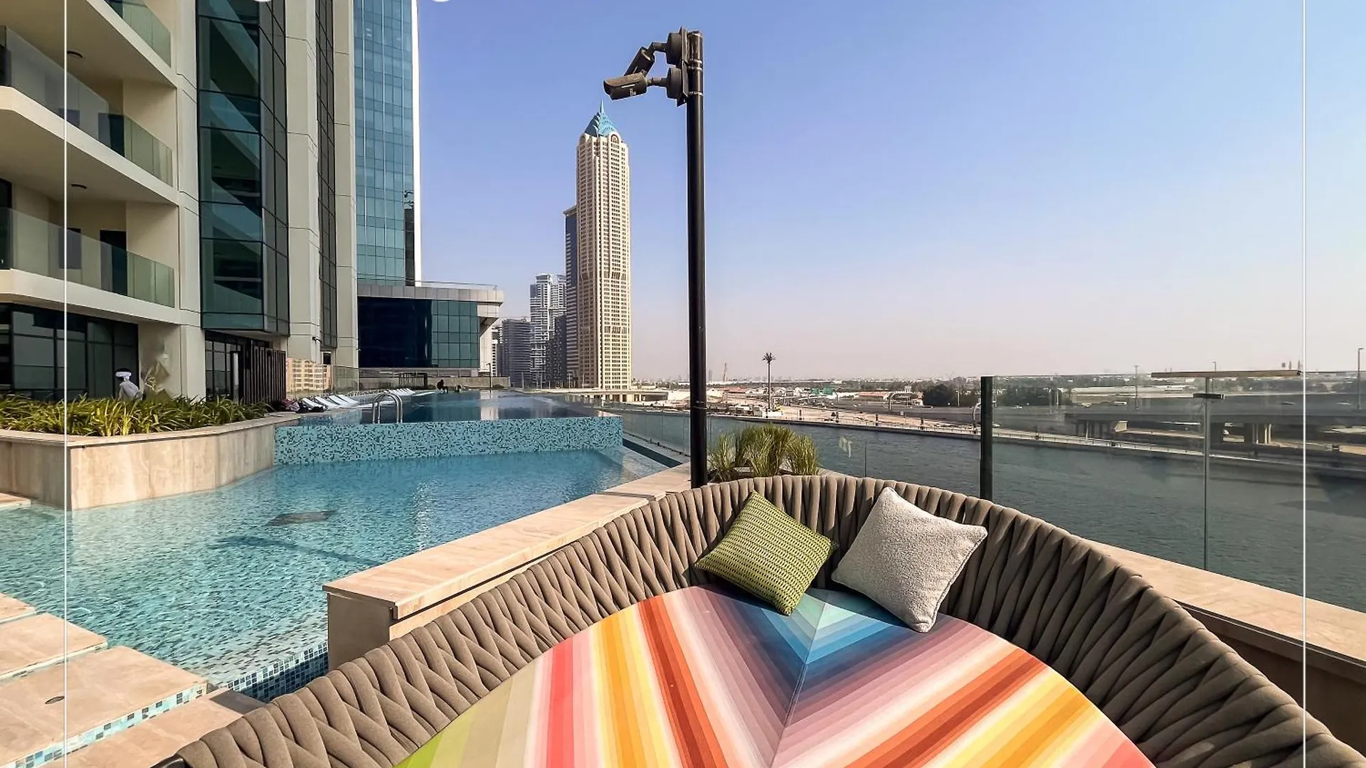 아파트 Premium 2Br Missoni Home Fully Furnished Style 두바이