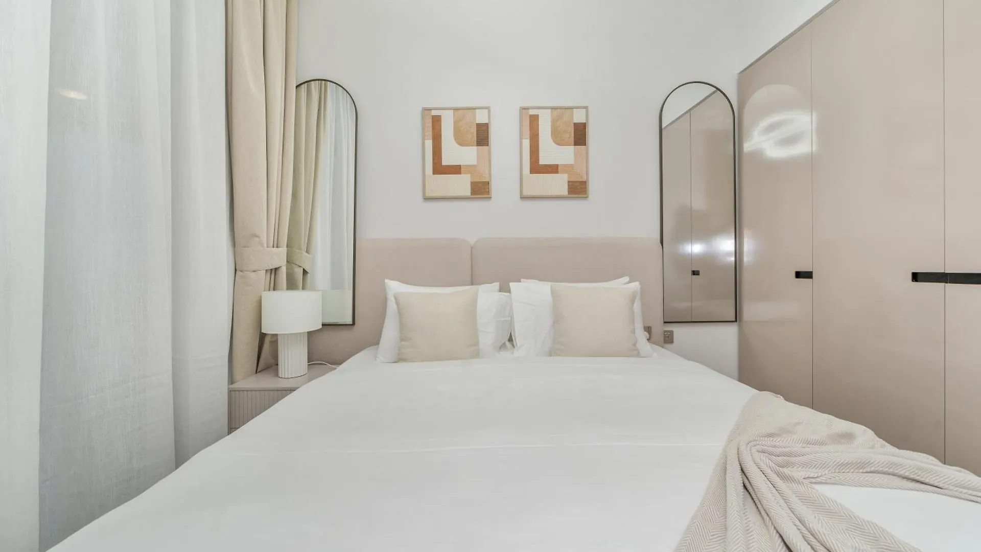 아파트 Premium 2Br Missoni Home Fully Furnished Style 두바이 아랍에미리트